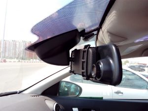Зеркало в автомобиль с регистратором камерой навигатором